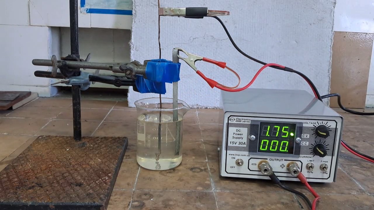 Electrolysis of hydrochloric acid (test of power supply unit)